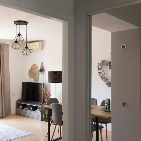 Nest Paulette *